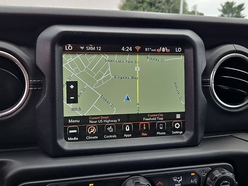 Used 2023 Jeep Wrangler Unlimited Sahara w/ Cold Weather Group AWD/4WD image 19
