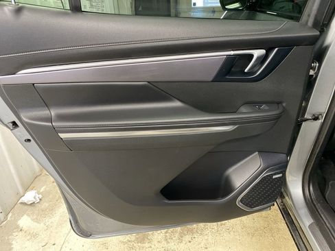 Used 2025 Buick Enclave Sport Touring AWD/4WD image 28