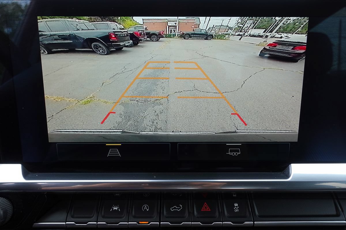 Used 2023 Chevrolet Silverado 1500 LT AWD/4WD image 49