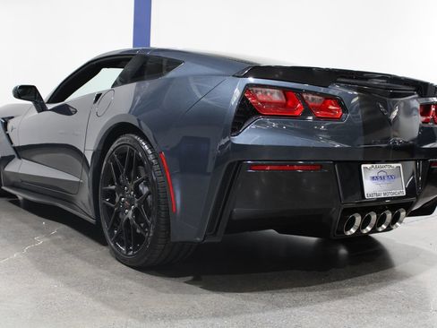 Used 2019 Chevrolet Corvette Stingray Coupe w/ Carbon Flash Badge Package RWD image 9
