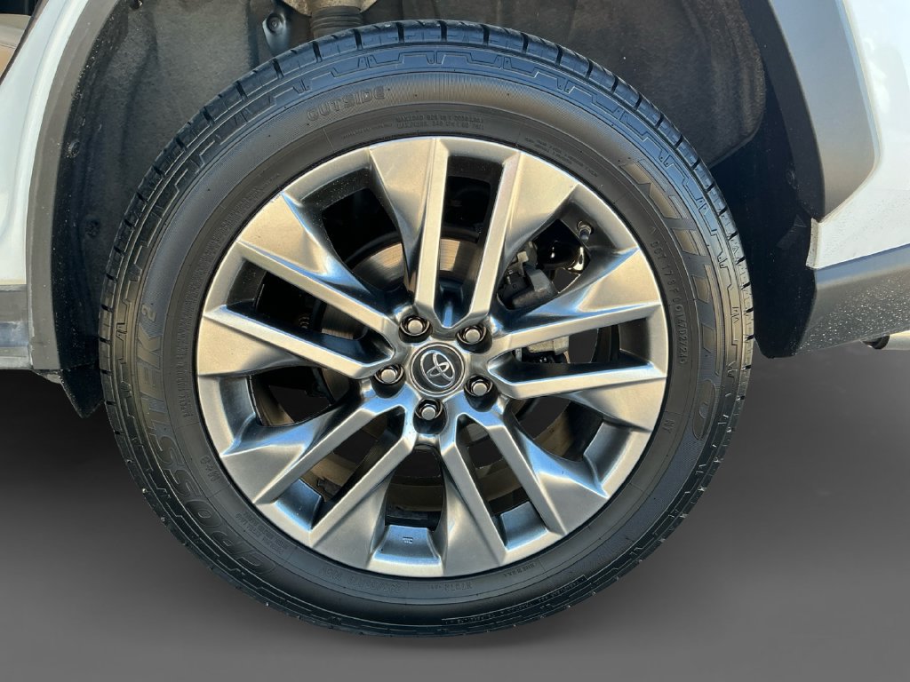 Used 2019 Toyota RAV4 XLE Premium w/ Cold Weather Package AWD/4WD image 14