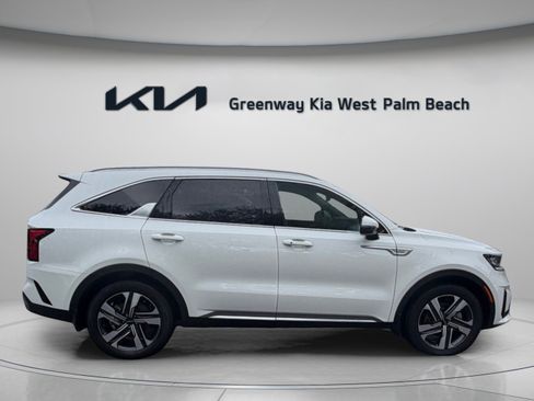 Certified 2023 Kia Sorento EX AWD/4WD image 9