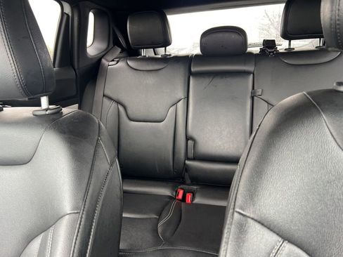 Used 2025 Jeep Compass Limited image 26