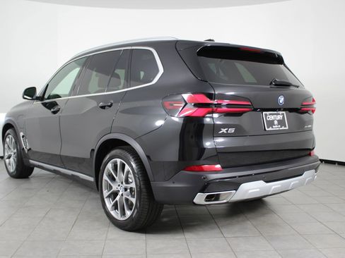 New 2026 BMW X5 xDrive50e image 3