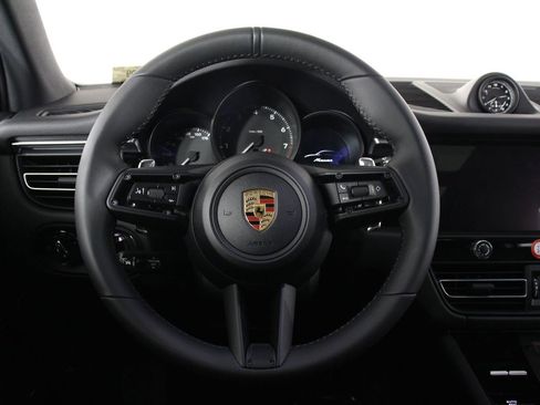 New 2026 Porsche Macan image 12