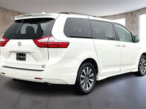 Used 2019 Toyota Sienna XLE Premium image 5