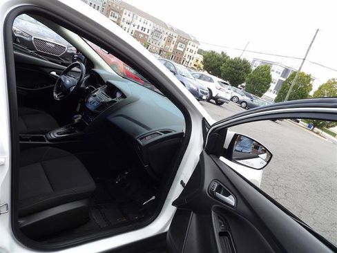 Used 2017 Ford Focus SE w/ Cold Weather Package image 12