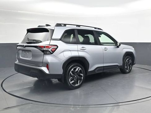 Used 2025 Subaru Forester Limited AWD/4WD image 4