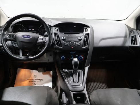 Used 2015 Ford Focus SE w/ SE Cold Weather Package FWD image 17