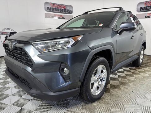 Used 2021 Toyota RAV4 XLE FWD image 7