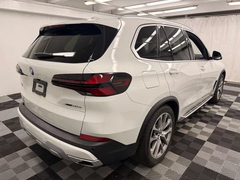 Used 2025 BMW X5 xDrive50e AWD/4WD image 5