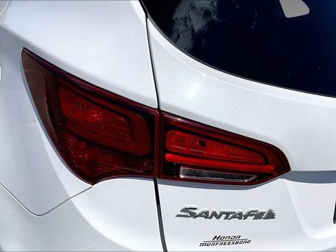 Used 2018 Hyundai Santa Fe Sport FWD image 18