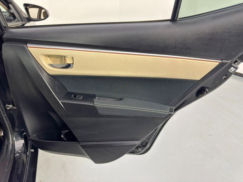 Used 2016 Toyota Corolla LE image 36