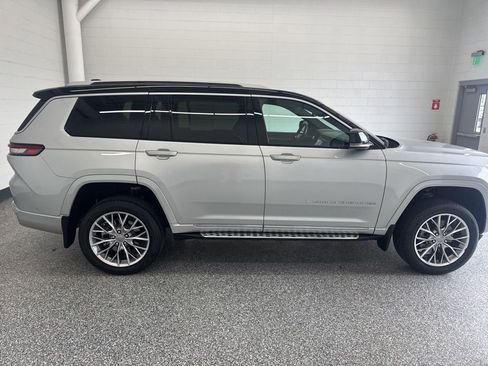 Used 2023 Jeep Grand Cherokee L Summit w/ Advanced Protech Group IV AWD/4WD image 6