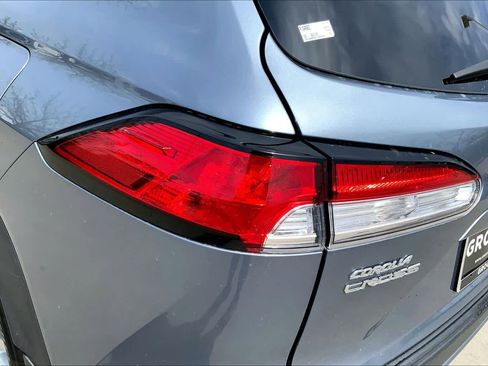 Used 2023 Toyota Corolla Cross LE image 27