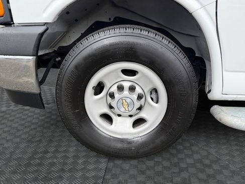 Used 2024 Chevrolet Express 2500 w/ Driver Convenience Package image 13