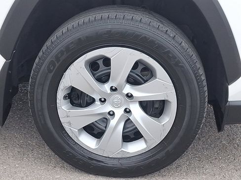 Used 2020 Toyota RAV4 LE w/ Carpet Mat Package image 8