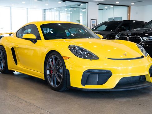 Used 2022 Porsche 718 Cayman GT4 image 3