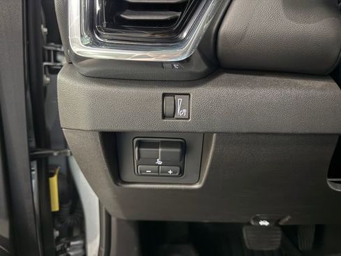 Certified 2024 GMC Canyon Elevation w/ Convenience Package image 25