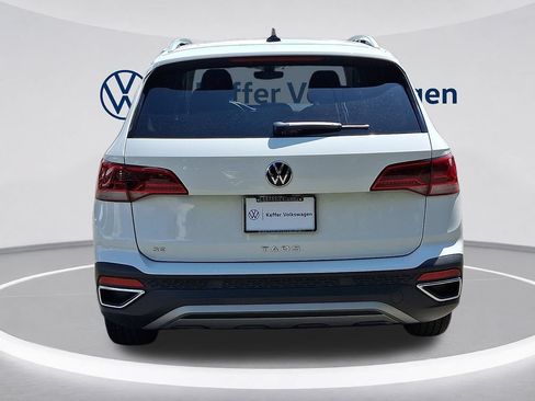 Used 2024 Volkswagen Taos SE FWD image 5