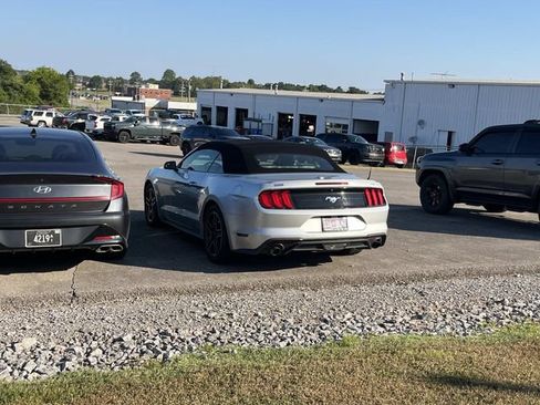 Used 2019 Ford Mustang Premium RWD image 4