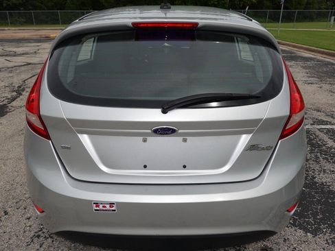 Used 2011 Ford Fiesta SE FWD image 6