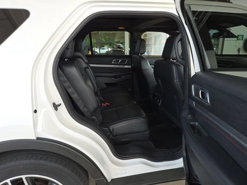 Used 2018 Ford Explorer Sport AWD/4WD image 59