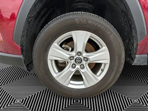 Used 2019 Toyota RAV4 XLE w/ Convenience Package AWD/4WD image 9