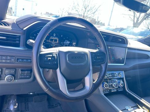 Used 2024 GMC Yukon XL Denali w/ Denali Reserve Package image 16