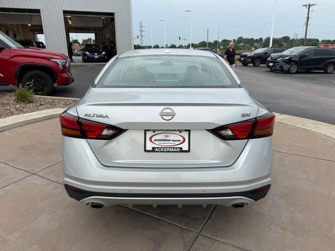 Used 2023 Nissan Altima 2.5 SV w/ SV Premium Package FWD image 9