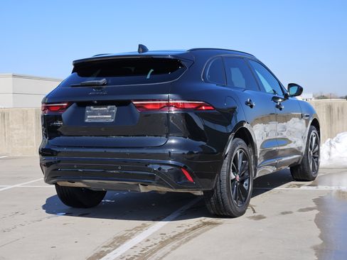 Used 2022 Jaguar F-PACE S image 8