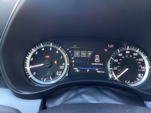 Used 2023 Toyota Highlander LE FWD image 11