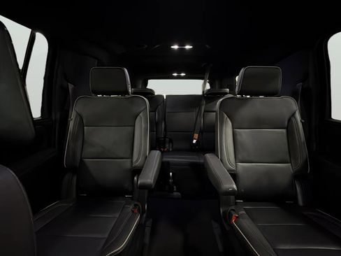 Used 2021 GMC Yukon XL SLT w/ Rear Media and Nav Package AWD/4WD image 25
