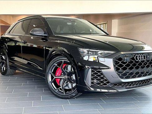 Certified 2025 Audi RS Q8 performance AWD/4WD image 9