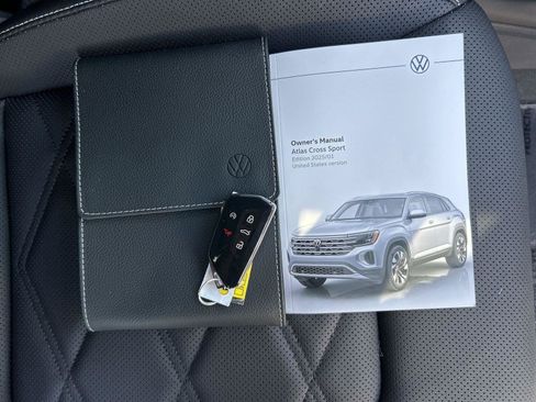 Certified 2025 Volkswagen Atlas Cross Sport SE AWD/4WD image 20