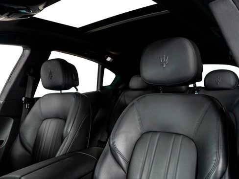 Used 2022 Maserati Levante Modena image 3