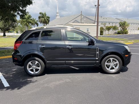 Used 2013 Chevrolet Captiva Sport LT FWD image 4