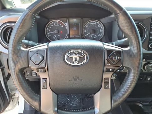Used 2023 Toyota Tacoma TRD Off-Road w/ Technology Package AWD/4WD image 19