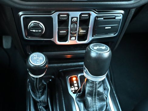 Used 2024 Jeep Wrangler High Altitude image 23