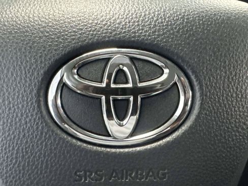 Used 2026 Toyota Sienna LE FWD image 32