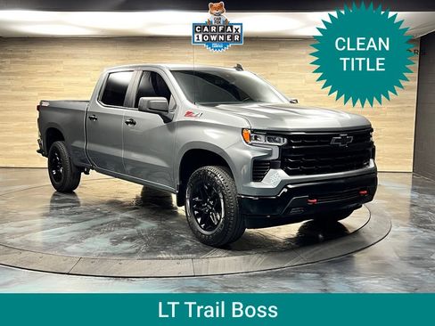 Used 2025 Chevrolet Silverado 1500 LT Trail Boss w/ Convenience Package II AWD/4WD image 1