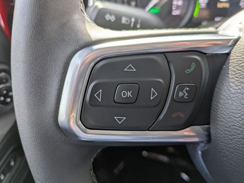 Used 2025 Jeep Wrangler Sahara AWD/4WD image 18