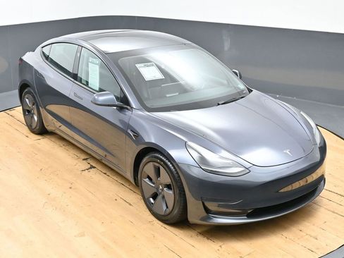 Used 2023 Tesla Model 3 Standard Range image 46