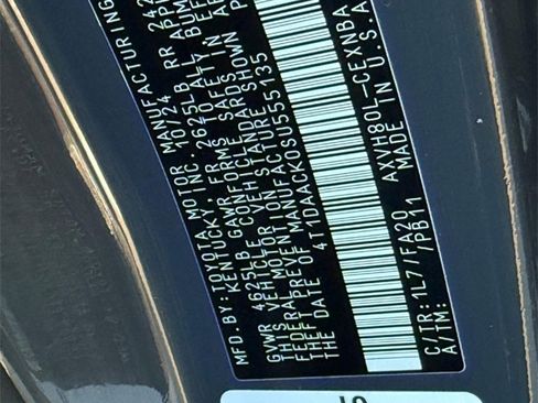 Used 2025 Toyota Camry LE image 31