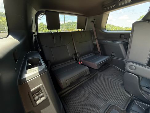 Used 2026 Lexus GX 550 AWD/4WD image 23