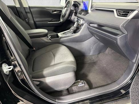 Used 2025 Toyota RAV4 XLE FWD image 13