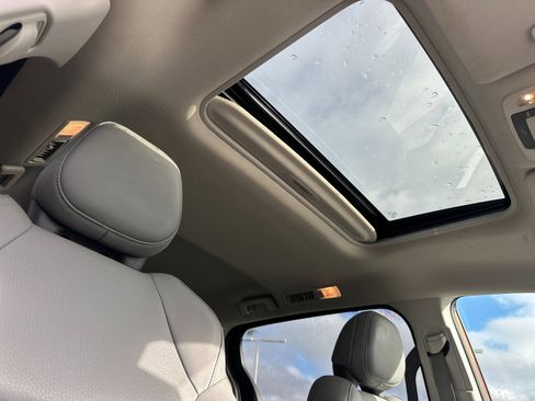 Used 2023 Toyota Sienna XLE image 16