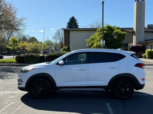 Used 2018 Hyundai Tucson SEL AWD/4WD image 2