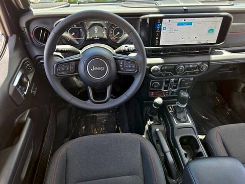 Used 2026 Jeep Wrangler Unlimited Rubicon AWD/4WD image 12