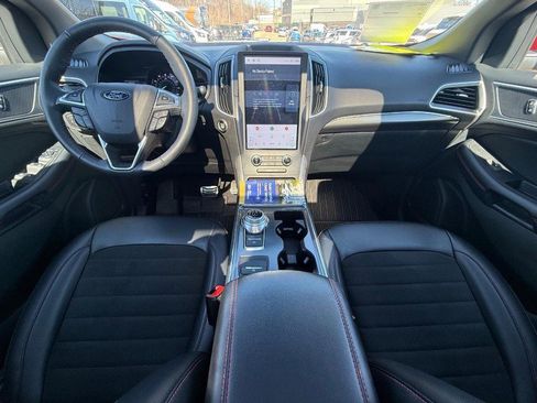 Certified 2024 Ford Edge ST-Line w/ Class II Trailer Tow Package image 17